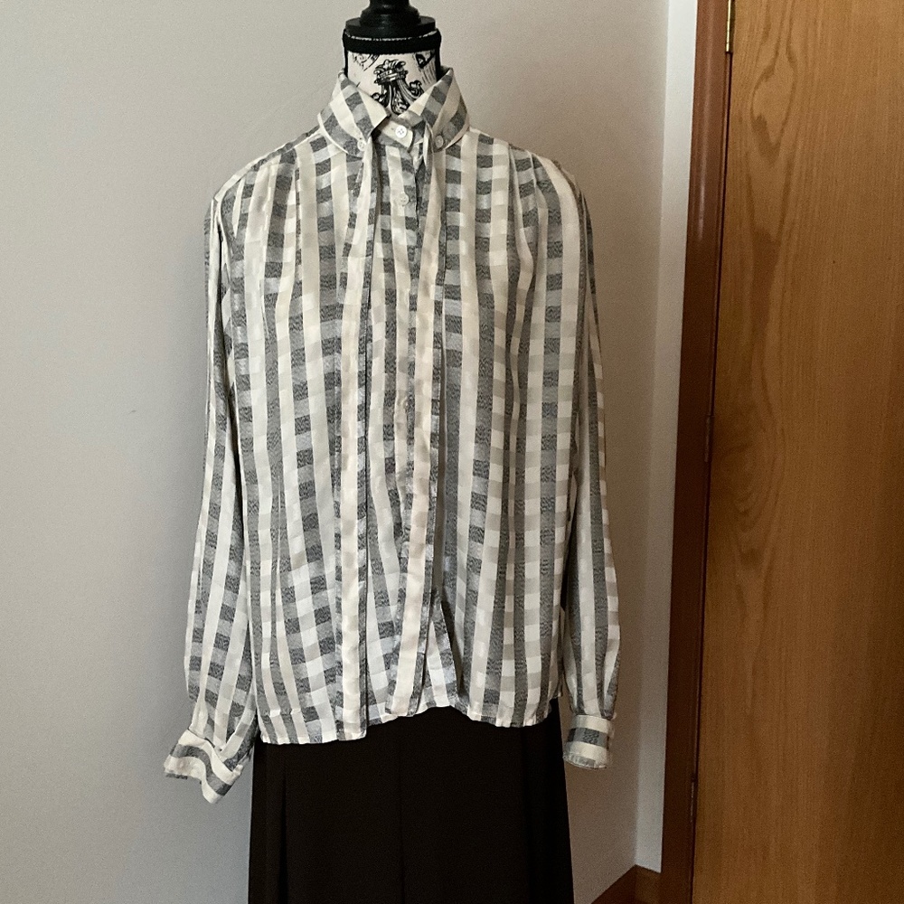 Andrea Behaa Jabé 100% Silk Business Casual Blouse Size 42 (10 USA)